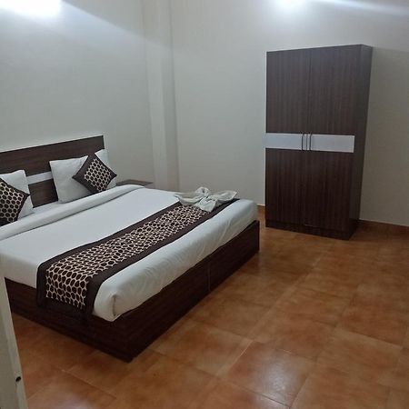 Hotel Nathu Palace New Delhi Ngoại thất bức ảnh