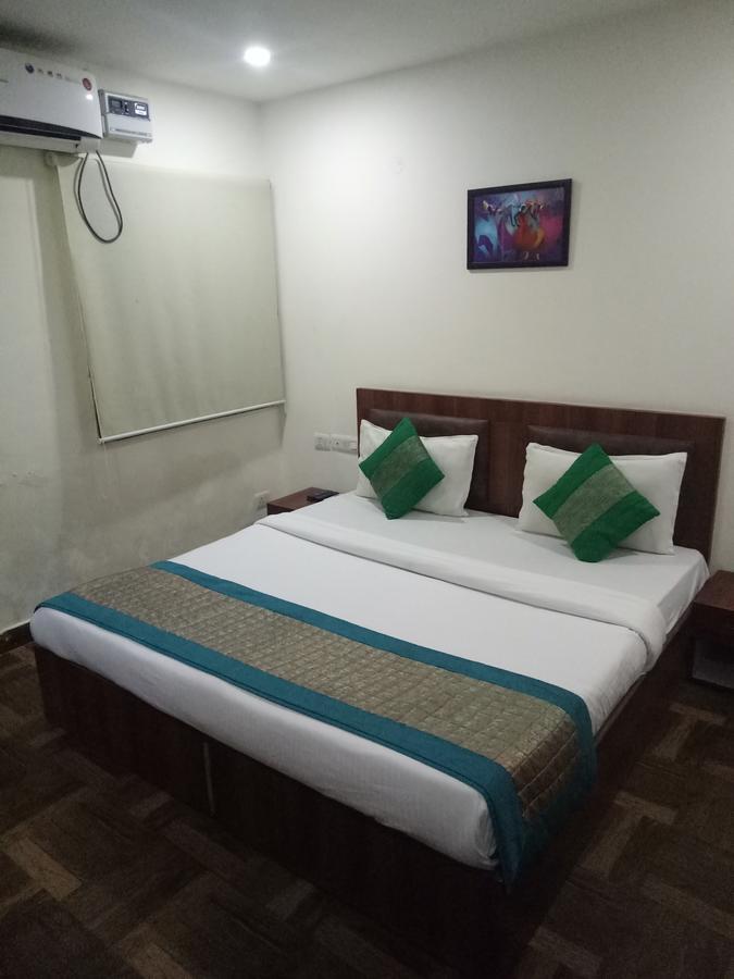 Hotel Nathu Palace New Delhi Ngoại thất bức ảnh